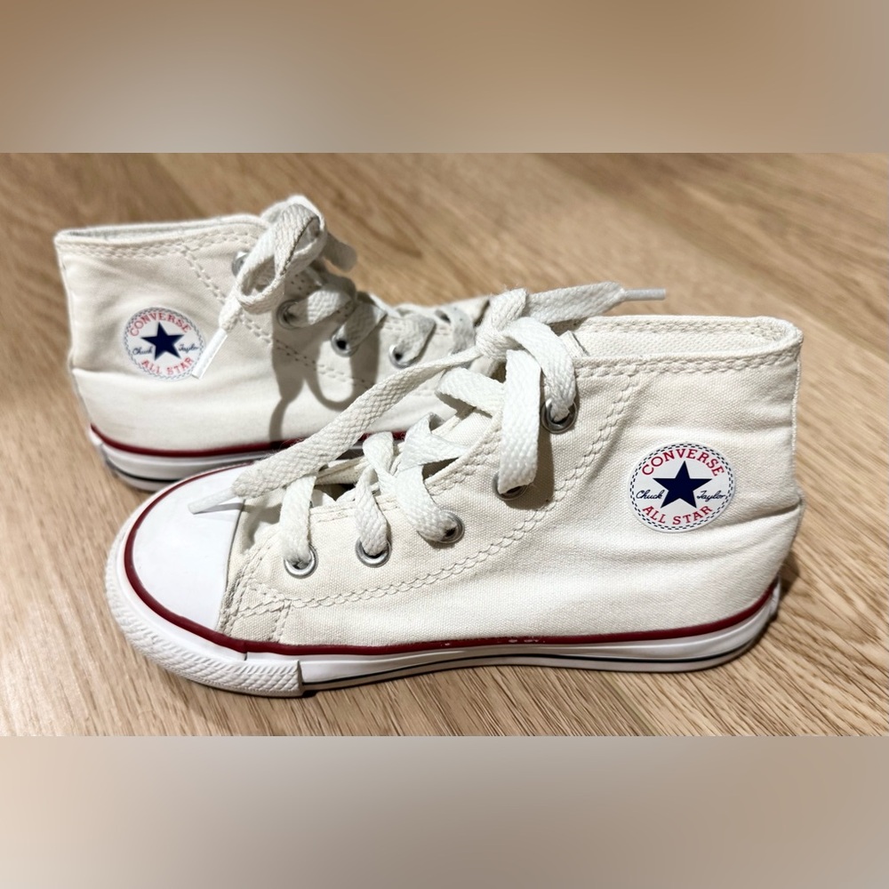Toddler size 9 white high top Converse